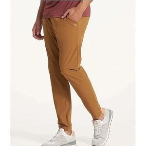 Vuori Men's Fleet Pants Mustard Caramel Style V429 Size Large Running Activewear
